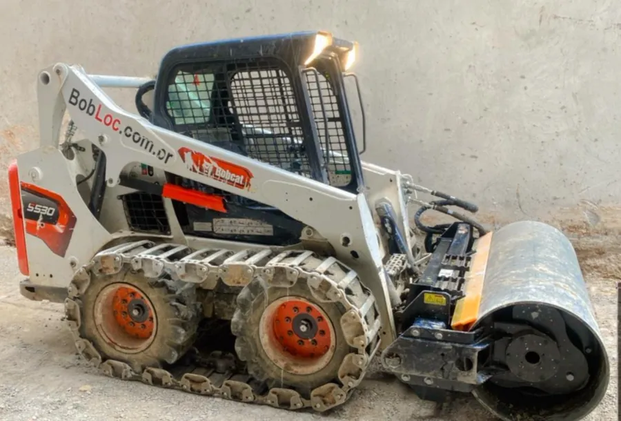 Locação de rolo compactador Bobcat em Curitiba